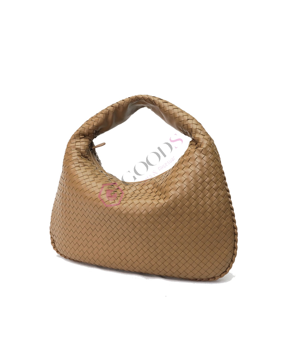 Medium Veneta Bag