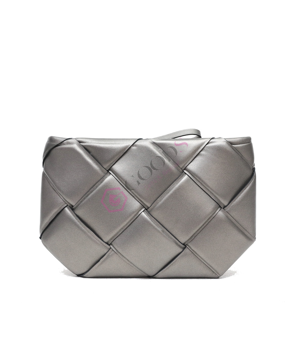 Padded clutch