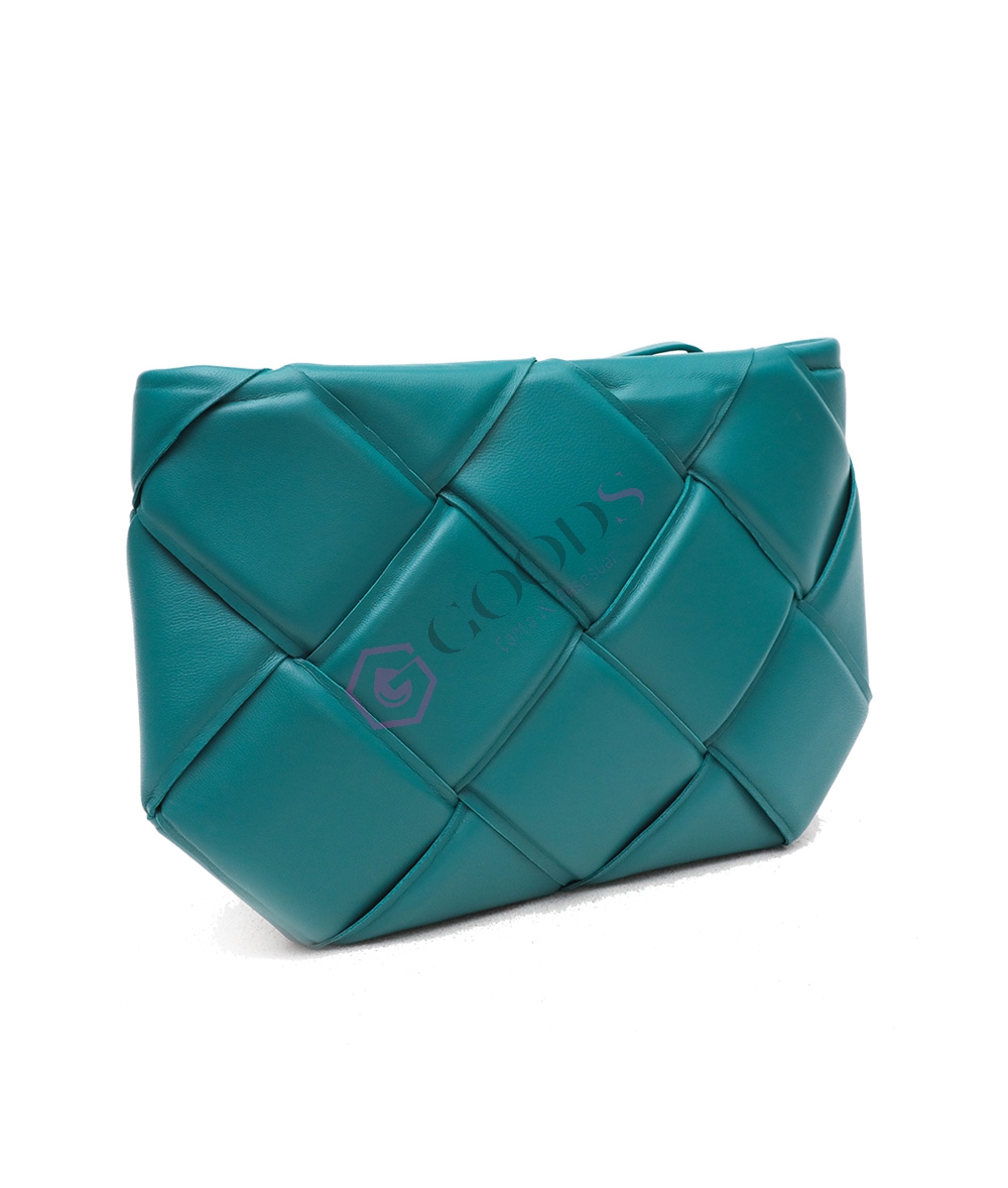 Padded clutch