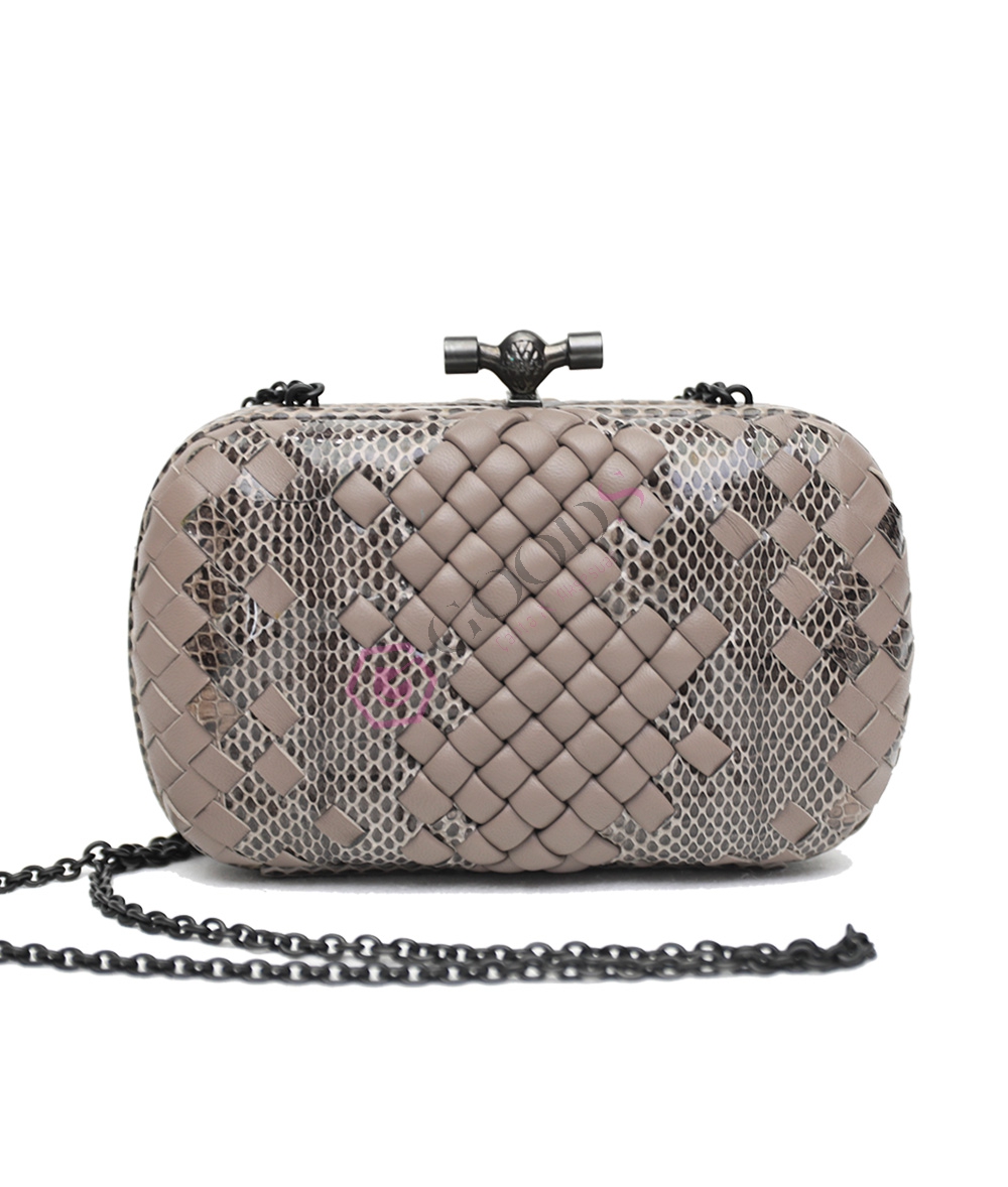 Snake Chain Knot clutch